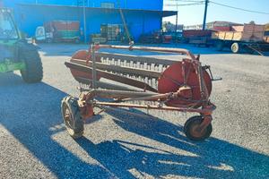 Ranghinatore a pettine trainato