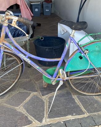 Bicicletta atala vintage da restaurare