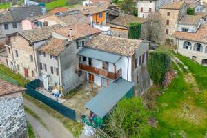 4 LOCALI A LANGHIRANO