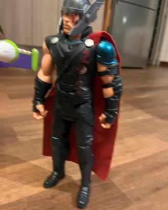 Hulk, Thor, Buzz Lihtyear (Toy Story)