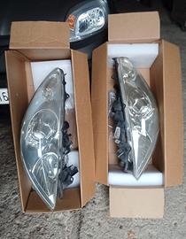 Due fari anteriori peugeot 207