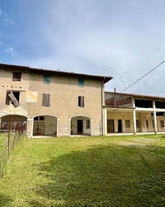 CASA COLONICA - stalla, fienile e oltre 6.000 m...