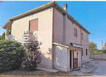 Immobile in asta di 358 m² con più di 5 locali a R