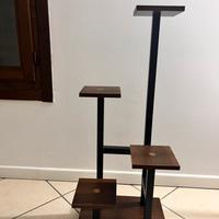 Porta piante legno ferro e ruote