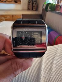 Orologio Quamer con cassa rettangolare in metallo