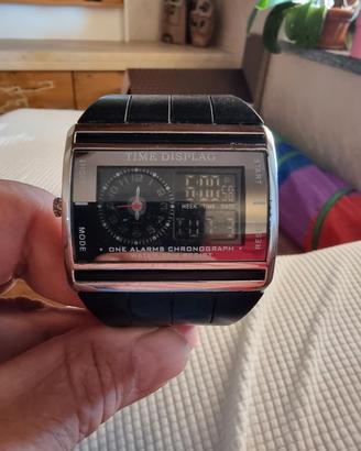 Orologio Quamer con cassa rettangolare in metallo