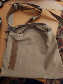 borsa mandarina duck con tracolla e manici