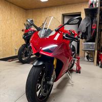 Ducati panigale v4s v4 s