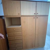 Armadio con cassetti, appendiabiti, vano superiore