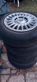 4 pneumatici completi di cerchio 185/65R15 