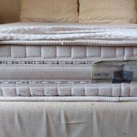Letto matrimoniale cassettone e materasso ortoped