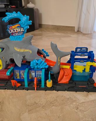 Pista Hot Wheels Ultra Shark Car Wash - Squalo