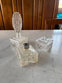 Set da toilette vintage in vetro lavorato in perfe