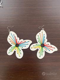 Orecchini a forma di farfalla