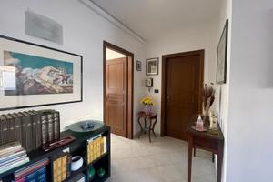 Appartamento con terrazzo zona p.zza san pietro