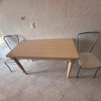 Tavolo allungabile stretto con 2 sedie