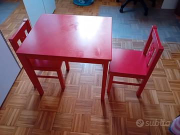 TAVOLINO PER BIMBI E DUE SEGGIOLINE