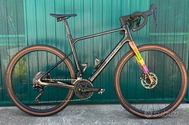 Gravel bike full carbon