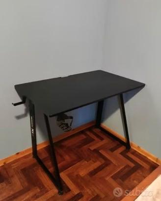 Scrivania STX da gaming
