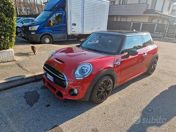 Mini Cooper S F56 allestimemto JCW  completo.
