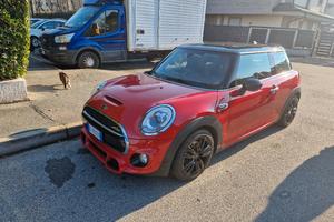 Mini Cooper S F56 allestimemto JCW  completo.