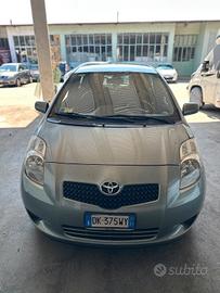 Toyota Yaris 1.0 5 porte