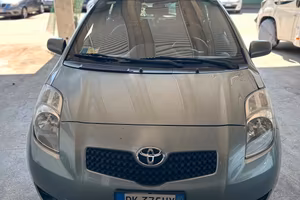 Toyota Yaris 1.0 5 porte