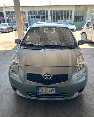 Toyota Yaris 1.0 5 porte
