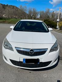 Opel astra j benzina