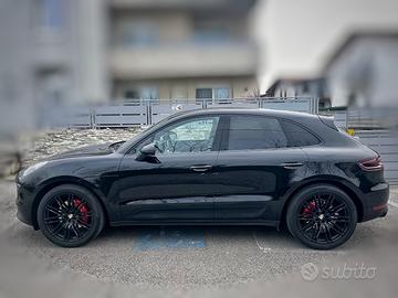 Porsche Macan S Diesel Tetto Unipro Iva esposta