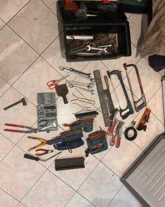 Lotto Attrezzi + set chiavi inglesi