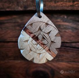 Portachiavi in legno, artigianato calabrese