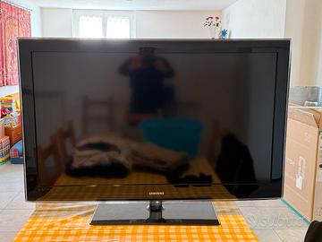 TV Samsung 56" LCD