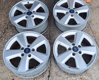 Cerchi in lega Ford R16