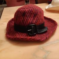 Cappello vintage in feltro a righe