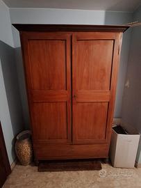 Mobile guardaroba antico in legno