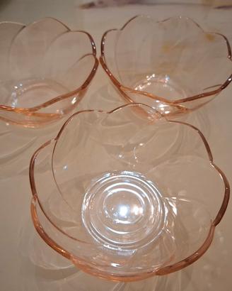 Tre coppette vintage in vetro rosa