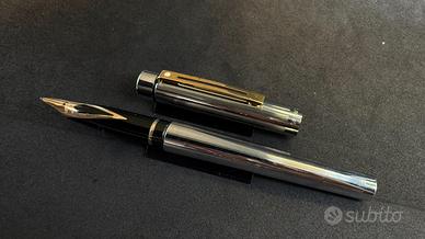 Sheaffer Targa in rutenio lucido con pennino oro