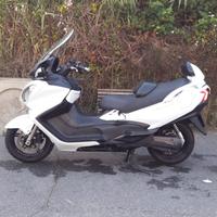 Suzuki Burgman 650 - 2013 da vetrina