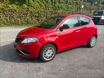 Lancia ypsilon 2017