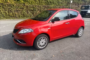 Lancia ypsilon 2017