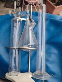 Provette in vetro da enologo e Cannella vintage