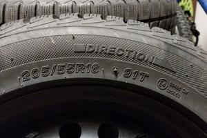 Gomme da neve con cerchi. 