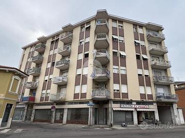 4 LOCALI A VIGEVANO