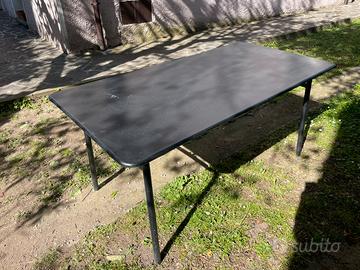 Tavolo da giardino