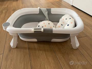 Vaschetta bagnetto con materassino per neonato