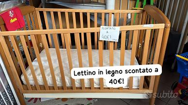 Lettino in legno per bambini
