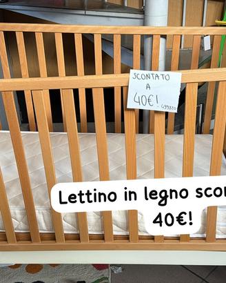 Lettino in legno per bambini