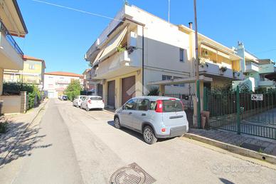2 LOCALI A GIULIANOVA