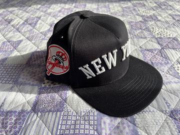 Cappello New York Yankees (nero skyline Manhattan)